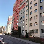 Spodek Modrzewiowa 24 アパート